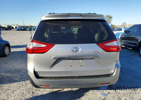 2016 Toyota Sienna Xle z USA, uszkodzony, nr VIN 5TDYK3DC9GS724781